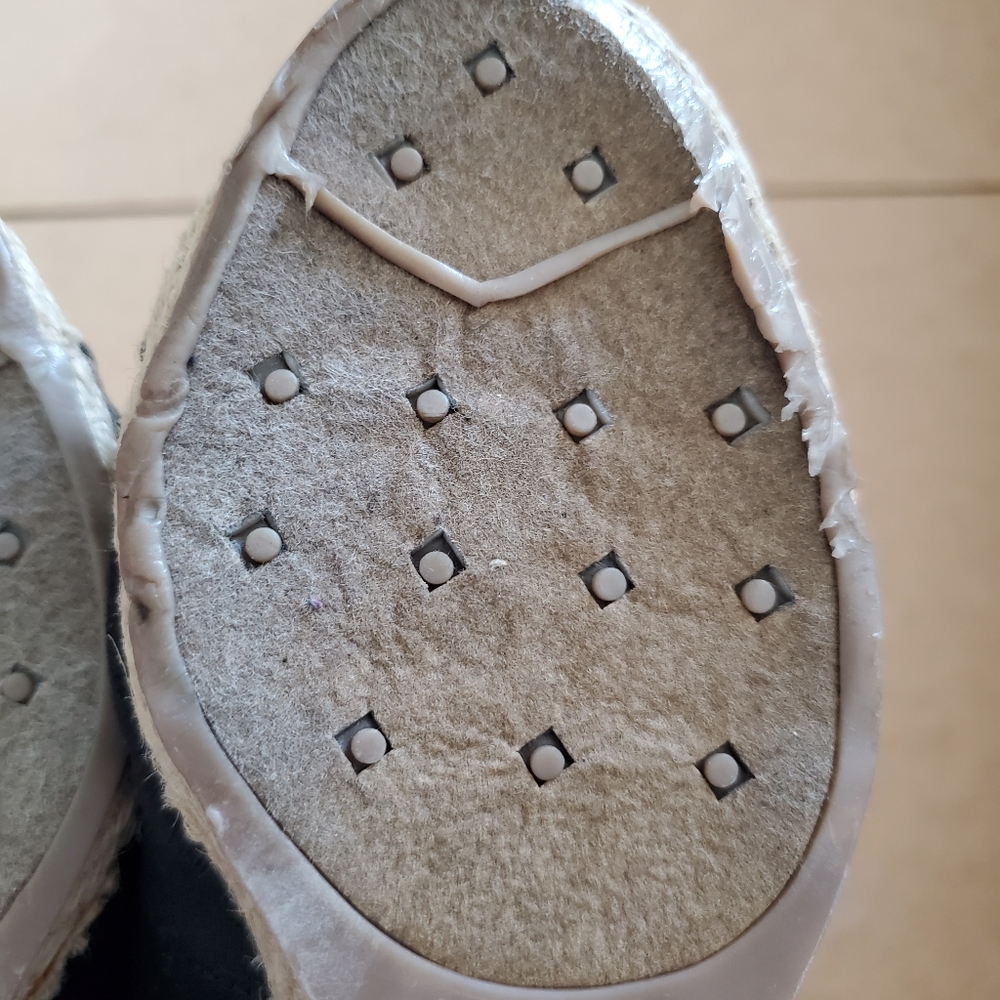 Shoes - Picture 9 of 13